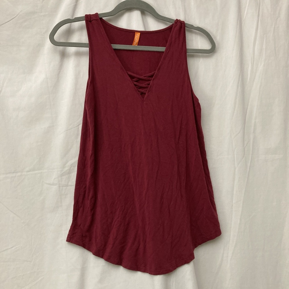 Feiersi Woman's‎ Maroon Tank Top with Faux Tie Front Details (Soft) - SZ S
